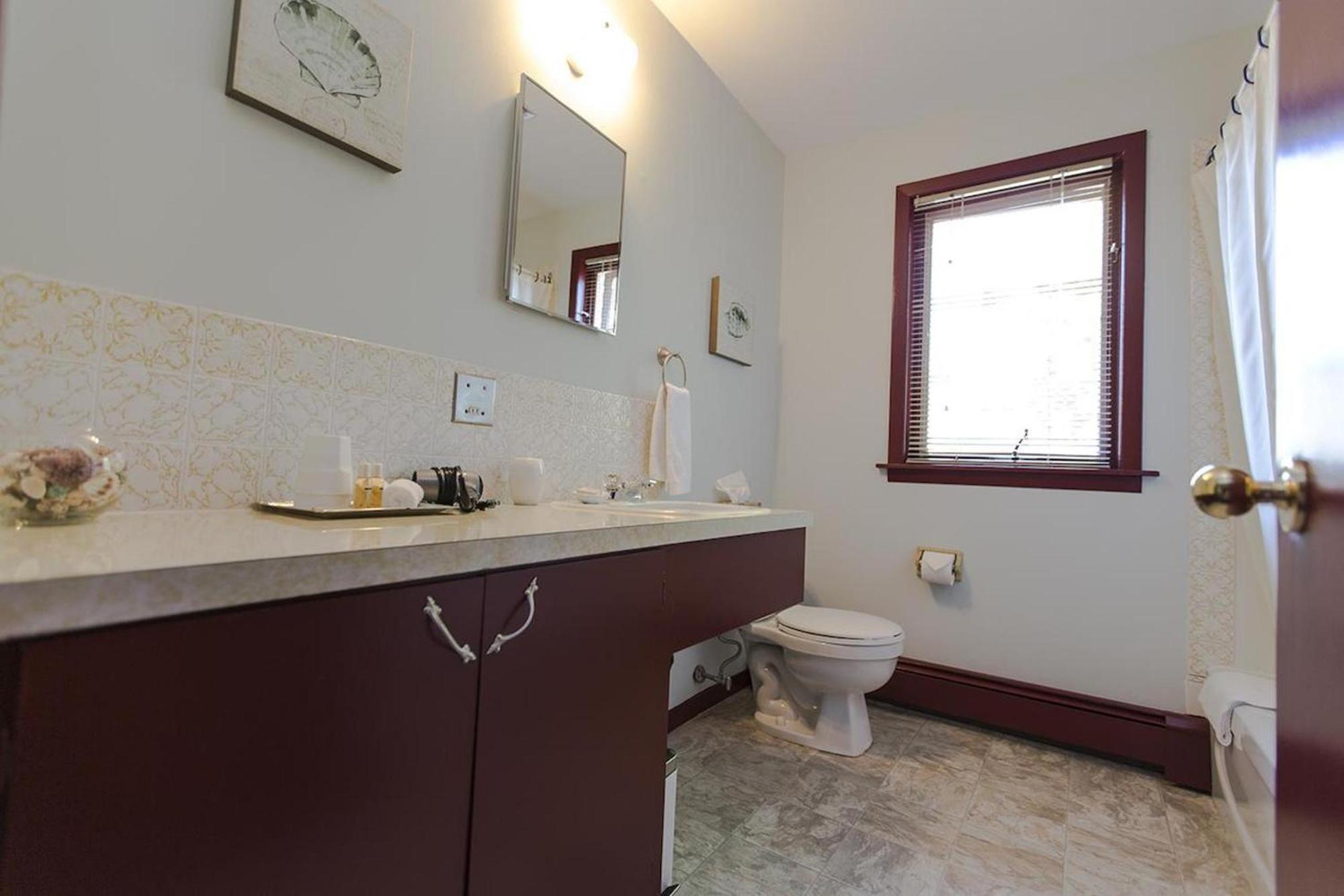 The Sonata Inn Charlottetown Room photo