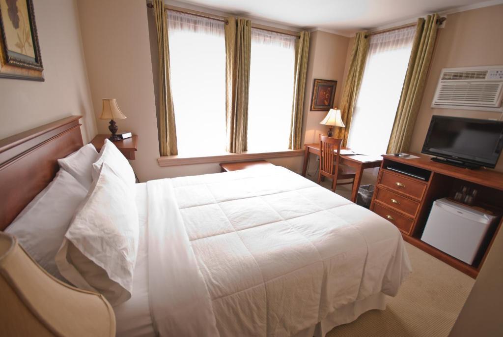 The Sonata Inn Charlottetown Room photo